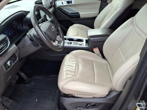 Used 2020 Ford Explorer Platinum w/ Premium Technology Package image 10