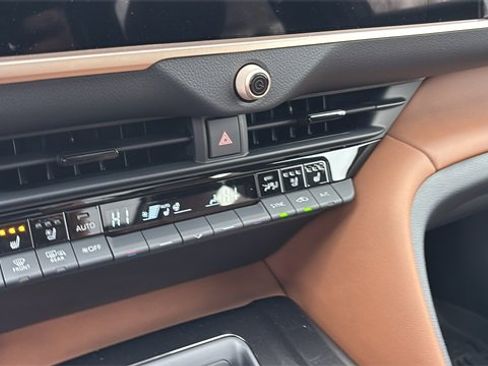 New 2025 Toyota Crown Signia w/ Advanced Technology Package image 19