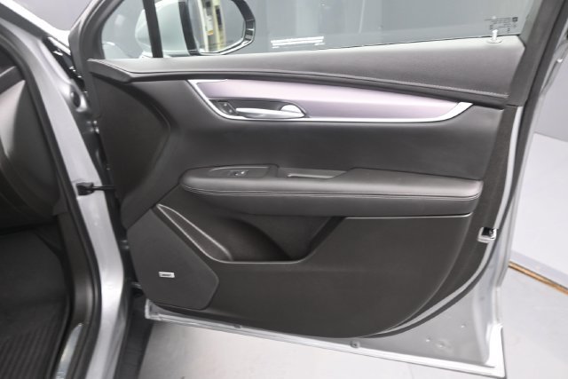 Used 2025 Cadillac XT5 Luxury w/ LPO, Floor Liner Package AWD/4WD image 12
