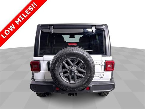 Used 2024 Jeep Wrangler Sport S image 7