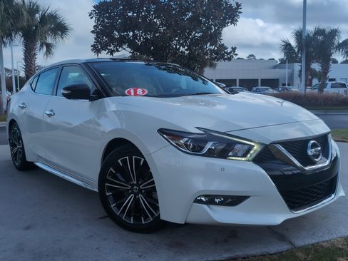 Used 2018 Nissan Maxima Platinum image 2