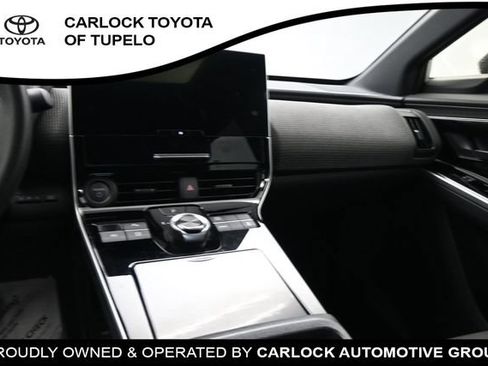 Used 2025 Toyota bZ4X FWD image 33