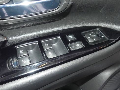 Used 2020 Mitsubishi Outlander SE image 20