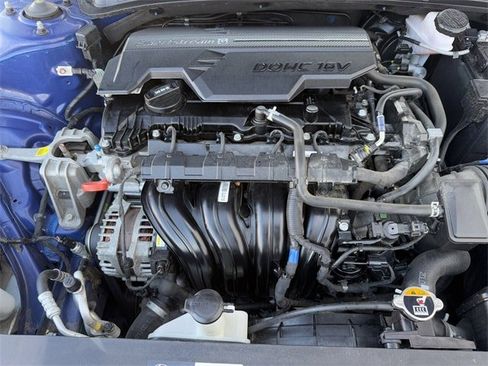 Used 2021 Hyundai Elantra Limited image 33