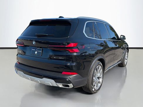 New 2026 BMW X5 xDrive50e w/ Climate Comfort Package image 4