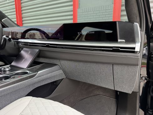 Used 2026 Cadillac Escalade V w/ LPO, ONYX Package image 33