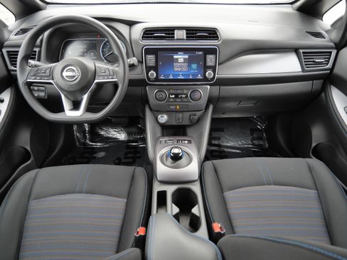 Used 2024 Nissan Leaf S image 10