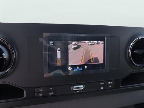Used 2024 Mercedes-Benz Sprinter 3500 image 33