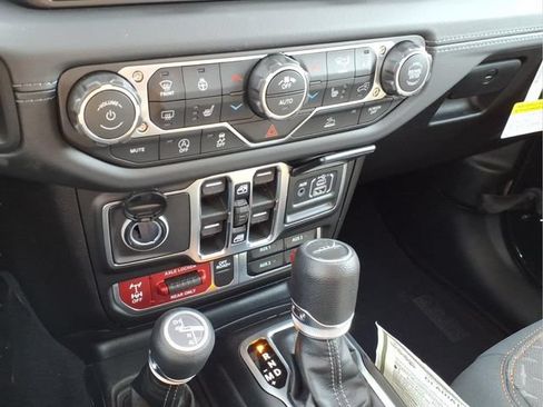 New 2026 Jeep Gladiator Mojave AWD/4WD image 21