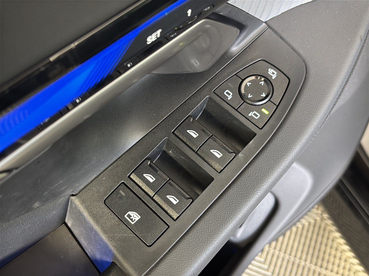 Used 2024 BMW i5 eDrive40i w/ M Sport Package RWD image 15
