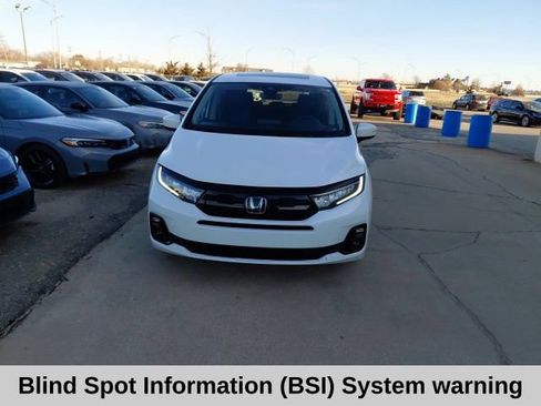 Used 2025 Honda Odyssey Touring image 10