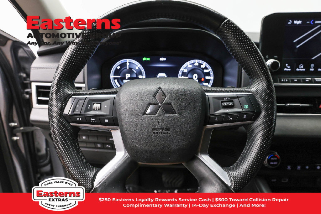 Used 2023 Mitsubishi Outlander SE AWD/4WD image 11