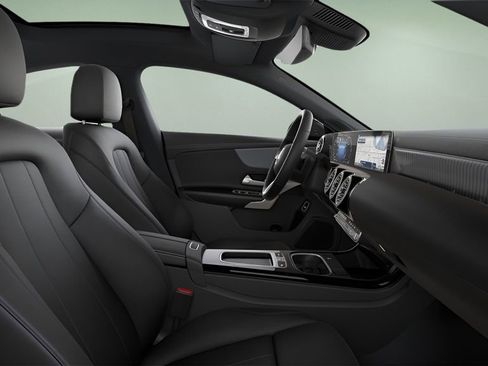 Used 2025 Mercedes-Benz CLA 250 image 39