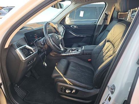 Used 2025 BMW X7 xDrive40i AWD/4WD image 5