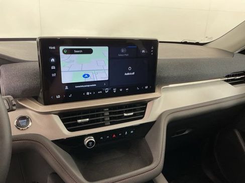 Used 2026 Ford Explorer Active AWD/4WD image 18