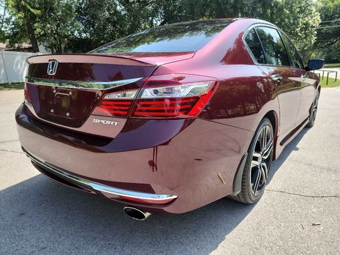 Used 2017 Honda Accord Sport image 10