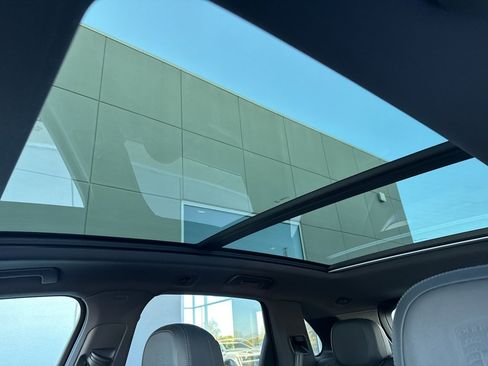 Certified 2024 Porsche Cayenne S image 11