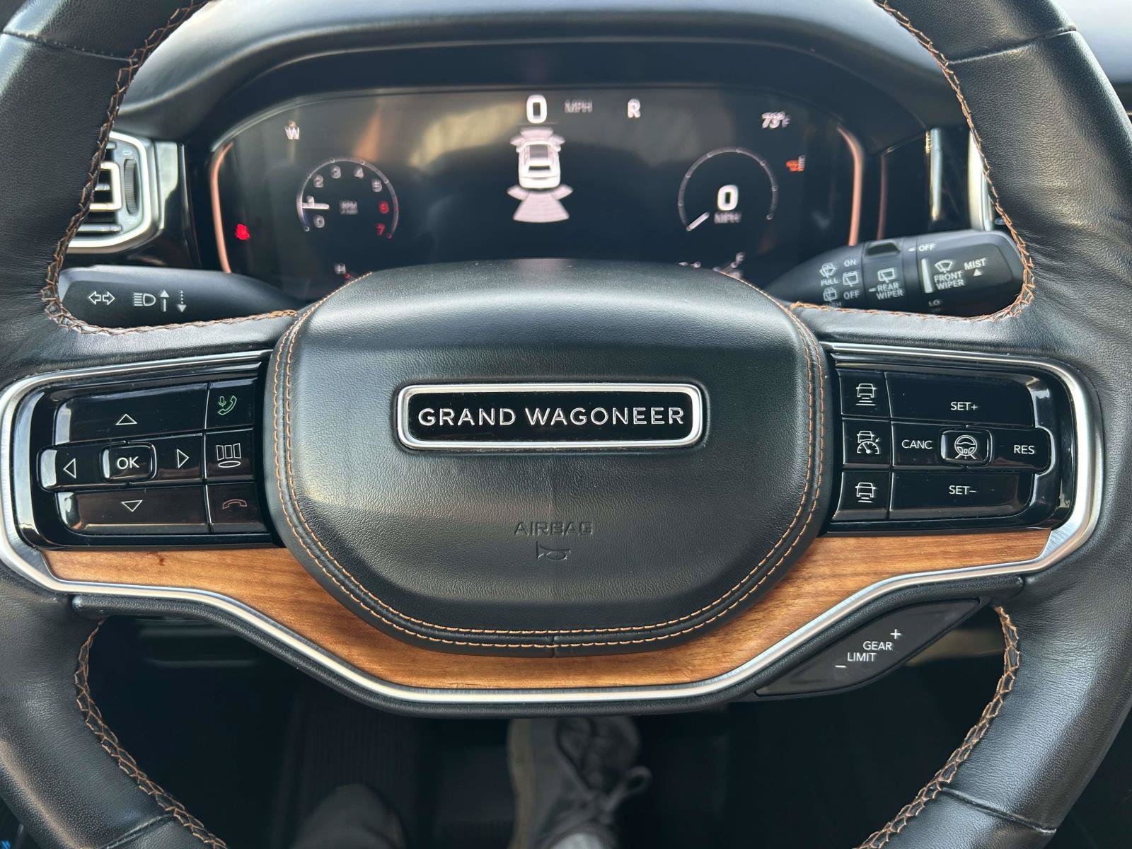 Used 2024 Jeep Grand Wagoneer L Series III AWD/4WD image 24