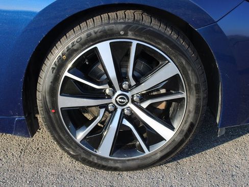 Used 2023 Nissan Maxima SL image 41