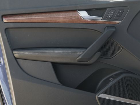 Used 2021 Audi Q5 e Premium Plus image 22