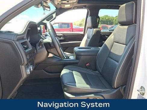 Used 2023 GMC Yukon SLT AWD/4WD image 2