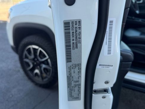 Used 2025 Jeep Compass Trailhawk image 28