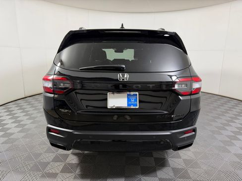 Used 2026 Honda Pilot Black Edition image 8