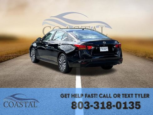 Used 2025 Nissan Altima 2.5 SV FWD image 13