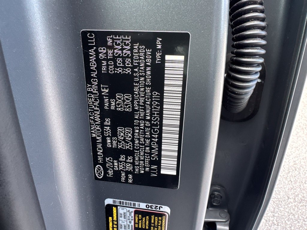 Used 2025 Hyundai Santa Fe Limited FWD image 12