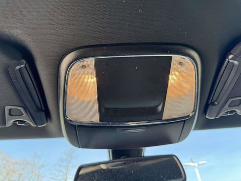 Used 2019 Dodge Charger SXT w/ Blacktop Package image 28