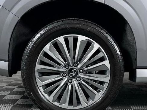 Certified 2025 INFINITI QX80 Sensory image 11