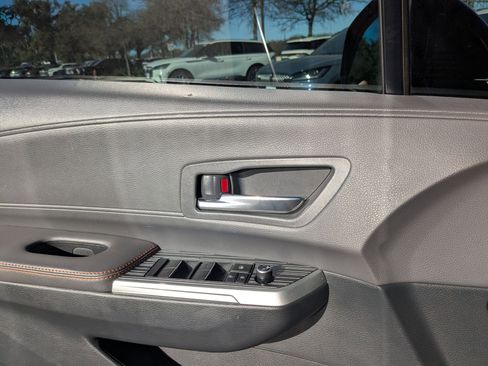 Used 2022 Toyota Sienna XSE w/ XSE Plus Package image 12