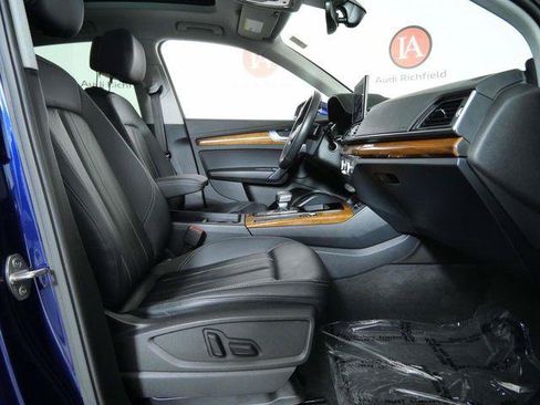 Used 2023 Audi Q5 2.0T Premium w/ Convenience Package AWD/4WD image 11