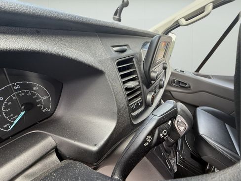 Used 2023 Ford Transit 250 Low Roof RWD image 17