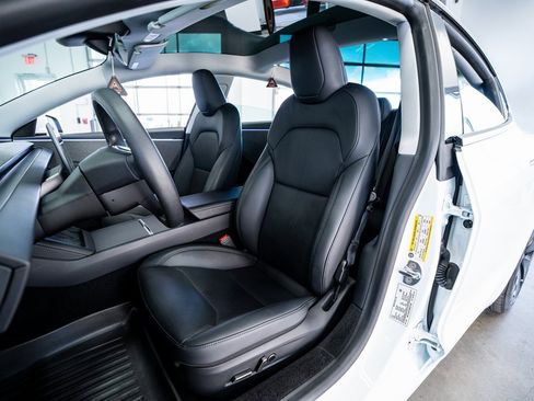 Used 2025 Tesla Model 3 Long Range image 32