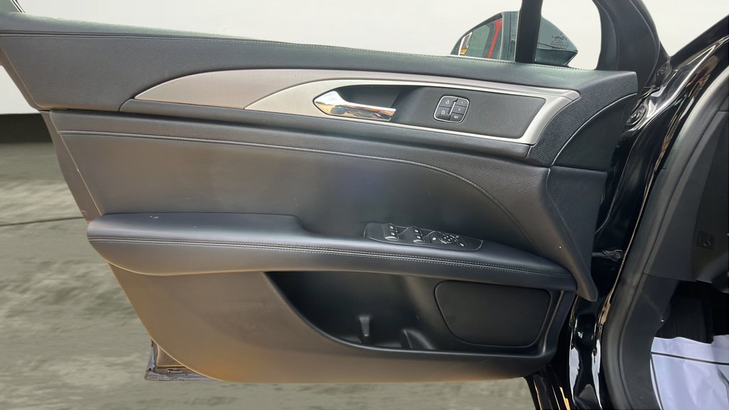 Used 2017 Lincoln MKZ Premiere FWD image 18