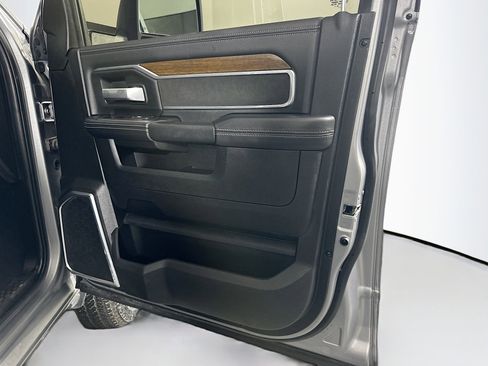 Used 2024 RAM 2500 Laramie w/ Safety Group image 31
