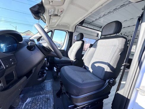 Used 2025 RAM ProMaster 2500 w/ Crew Van Package image 18