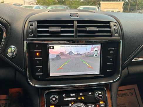 Used 2018 Lincoln Continental Premiere FWD image 15