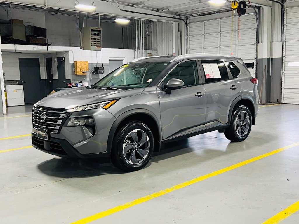 Used 2026 Nissan Rogue SV w/ SV Premium Package FWD image 14