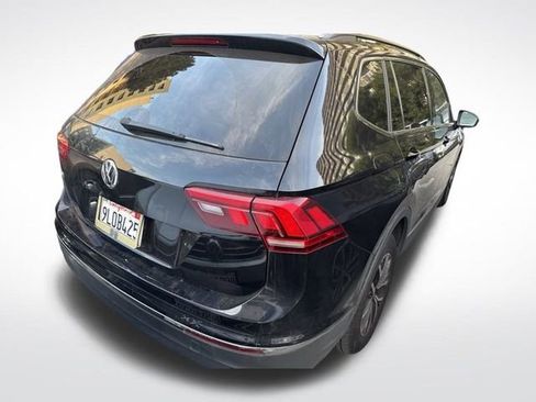 Used 2021 Volkswagen Tiguan SE image 13
