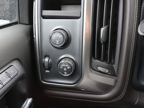 Used 2018 Chevrolet Silverado 1500 LTZ w/ Sport Package AWD/4WD image 10