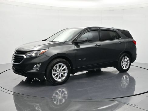 Used 2019 Chevrolet Equinox LS w/ LS Convenience Package FWD image 1
