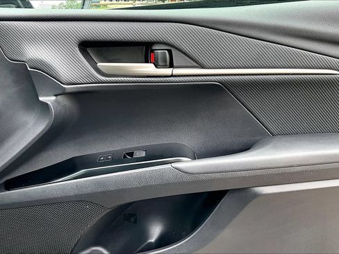 Used 2025 Toyota Camry SE FWD image 22