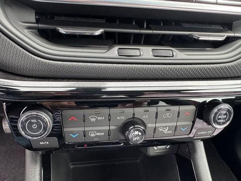 New 2026 Jeep Compass Limited image 35