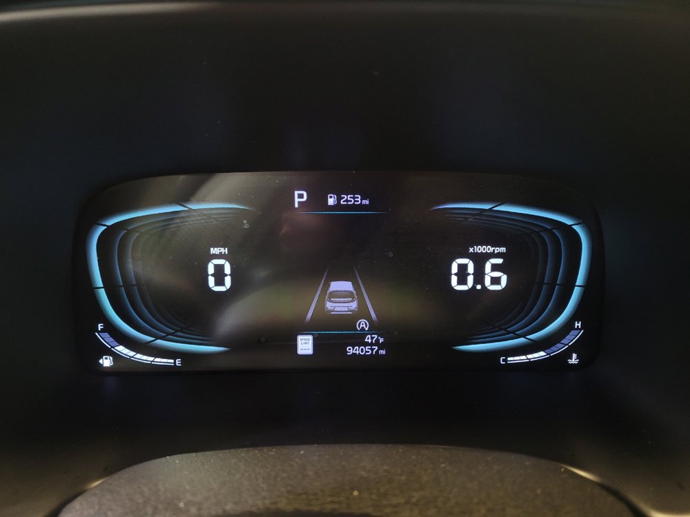 Used 2025 Kia Soul LX w/ LX Technology Package FWD image 23