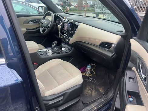 Used 2023 Chevrolet Traverse LS w/ Safety Package image 15