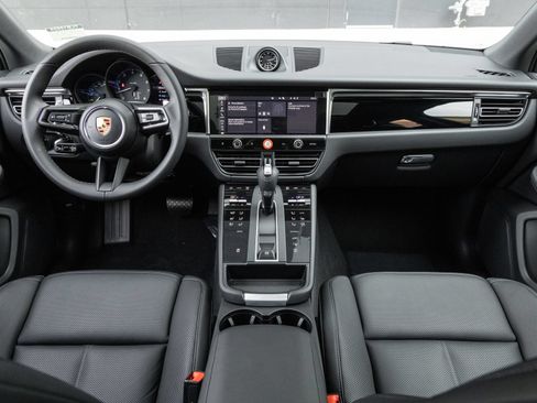 Certified 2026 Porsche Macan AWD/4WD image 12