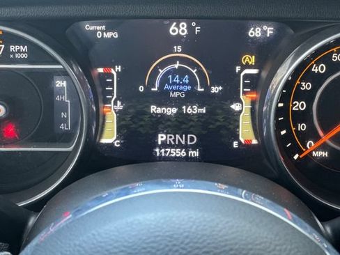 Used 2018 Jeep Wrangler Unlimited Sahara AWD/4WD image 32