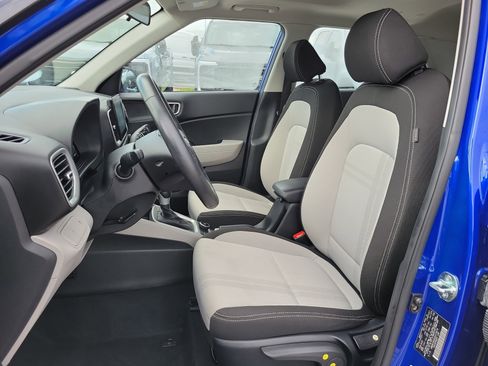 Used 2025 Hyundai Venue SEL FWD image 11